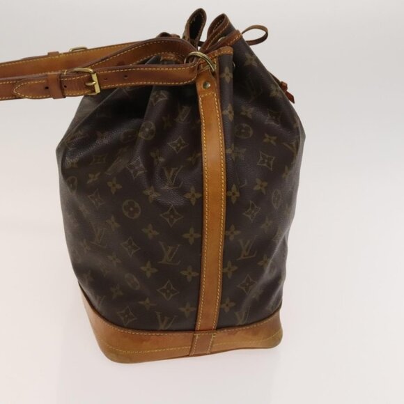 LOUIS VUITTON Monogram Noe Shoulder Bag - Picture 5 of 15